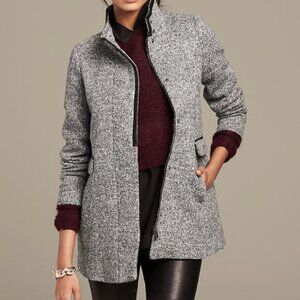 Banana Republic Women'                s Gray Wool Blend Coat, Size 6